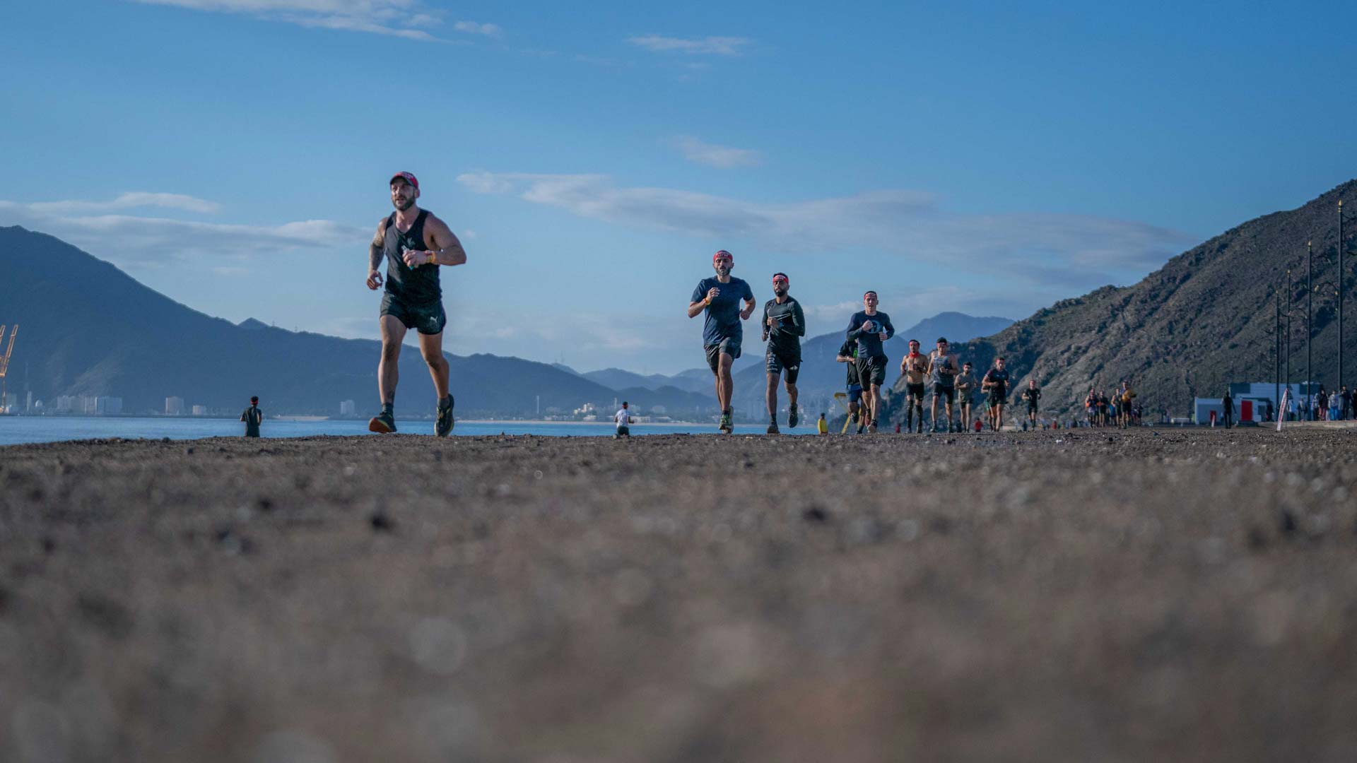 صورة بعنوان: المكتب الإعلامي لحكومة الشارقة ينظم بطولة الحواجز 24 فبراير 