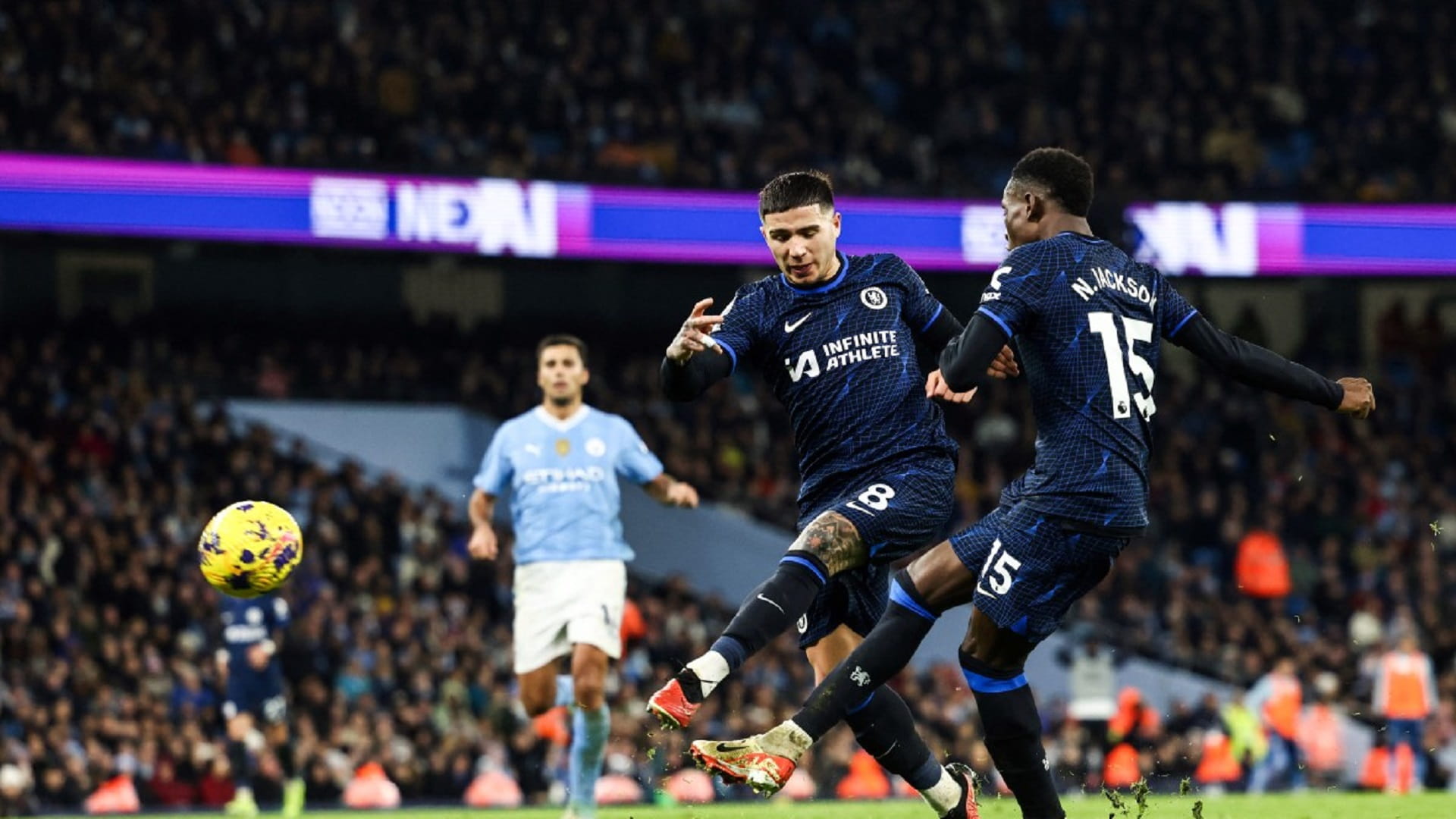 صورة بعنوان: مانشستر سيتي يتعادل مع تشيلسي في الدوري الإنجليزي 