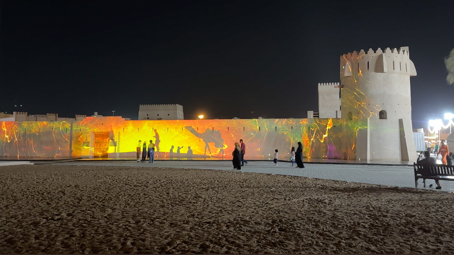 صورة بعنوان: مهرجان أضواء الشارقة ينشر البهجة بين أهالي المنطقة الوسطى 