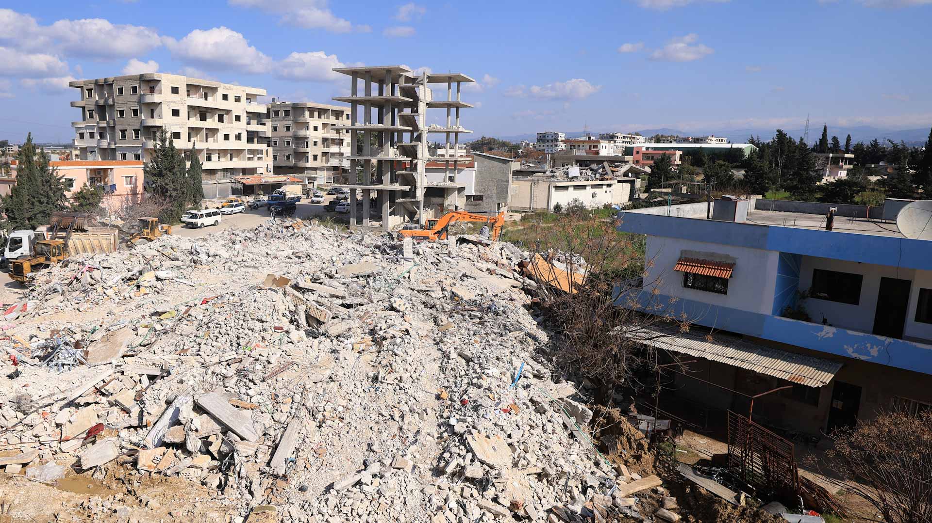 Image for the title: Three dead in Israeli strikes near Syrian capital 