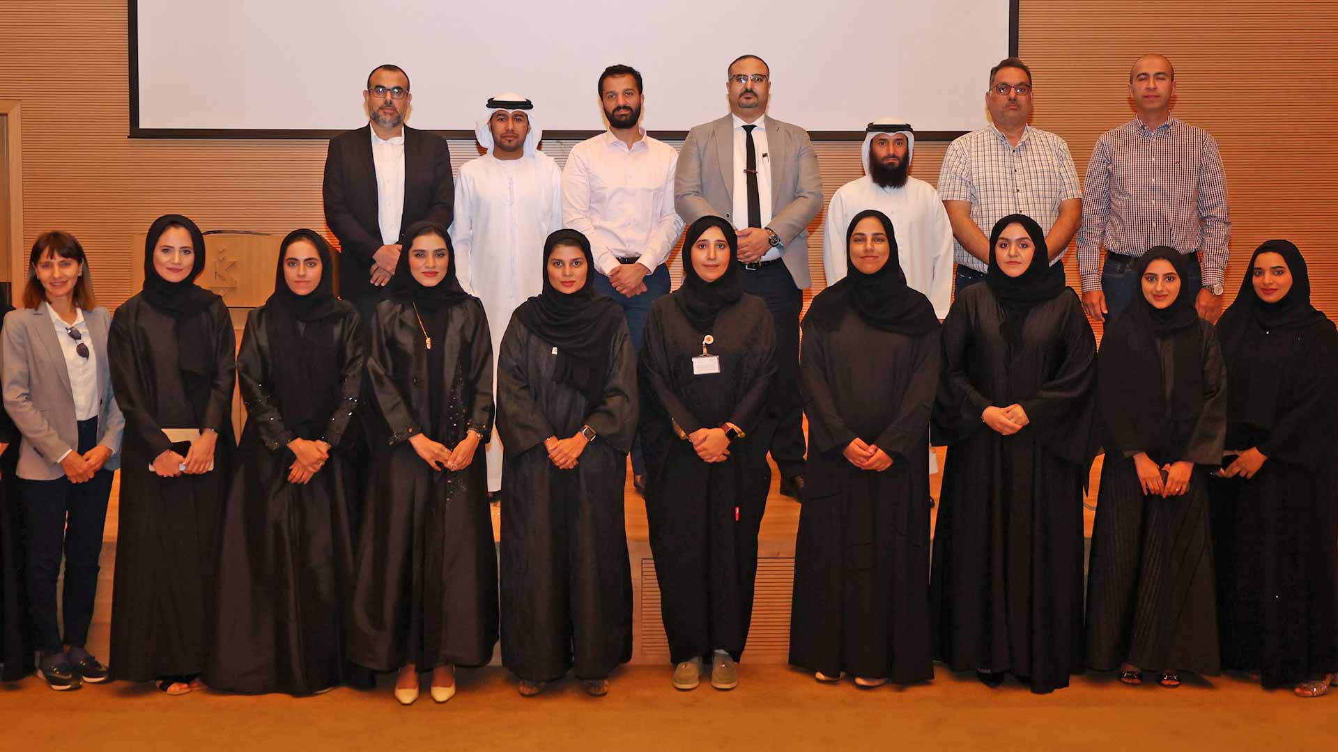 صورة بعنوان: وزارة الطاقة والبنية التحتية تطلع على أفضل ممارسات "أشغال الشارقة" 