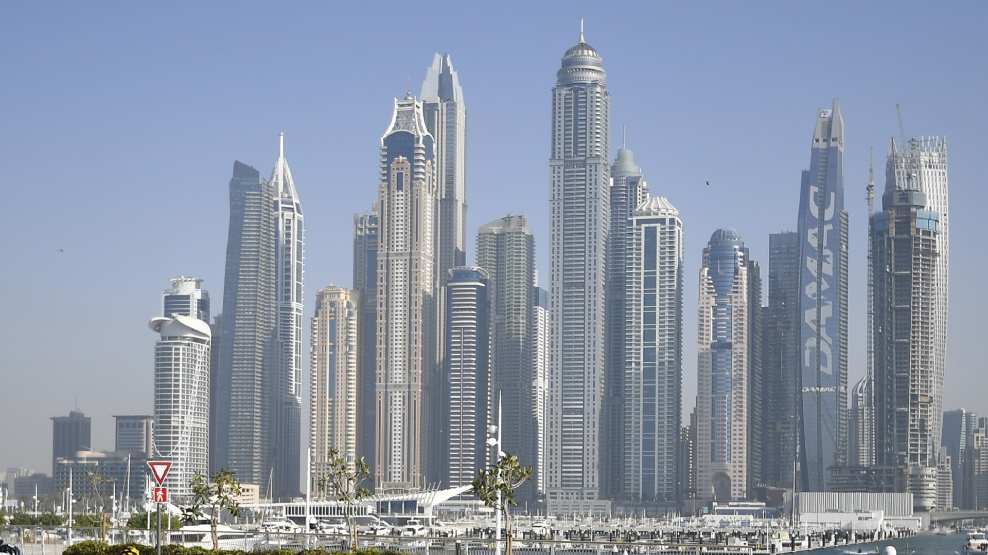 صورة بعنوان: طقس الخميس صحو ورطب ليلاً بسحب منخفضة على بعض المناطق الشرقية 