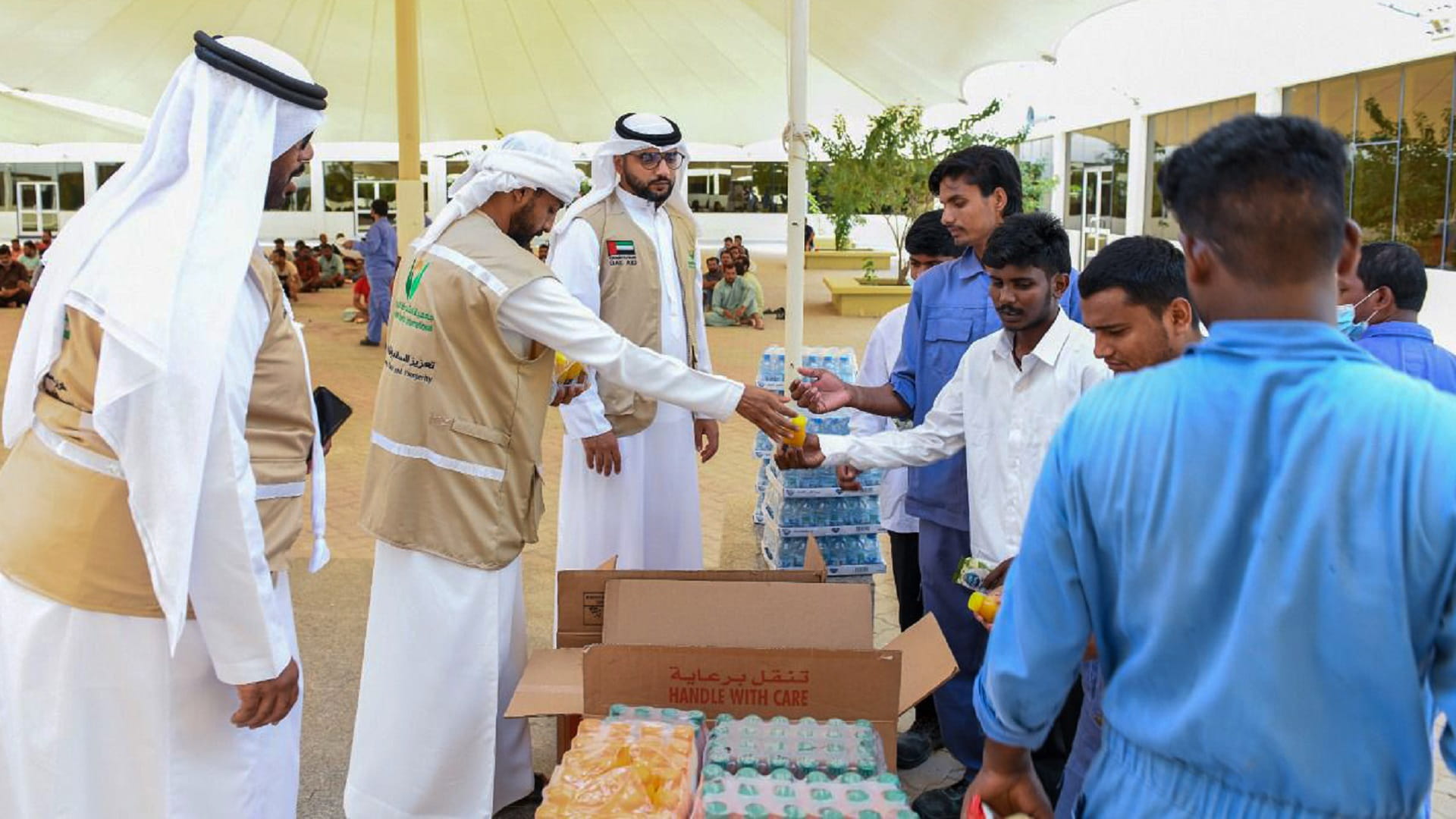 صورة بعنوان: الشارقة الخيرية... مسيرة حافلة بالجهود الداعمة لمتضرري الأزمات 