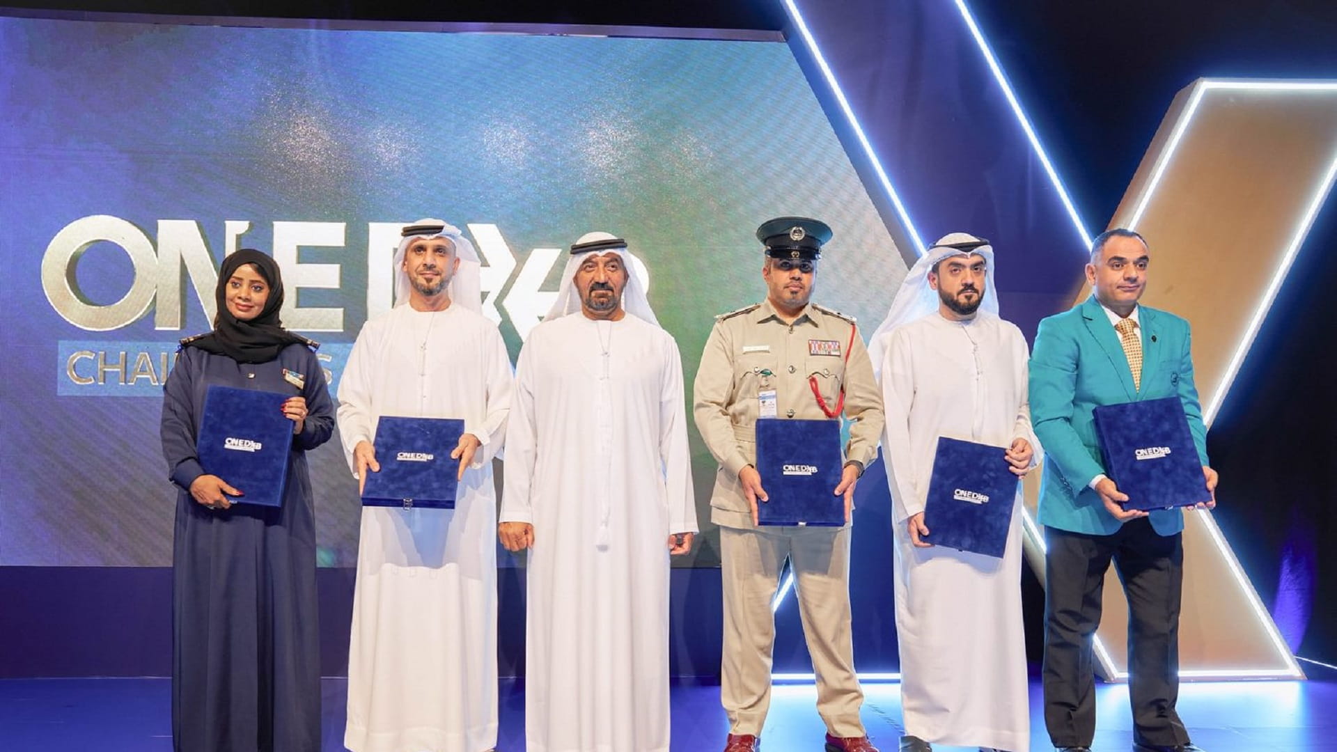 صورة بعنوان: أحمد بن سعيد: دبي تحافظ على مكانتها الرائدة بالابتكار في الطيران 