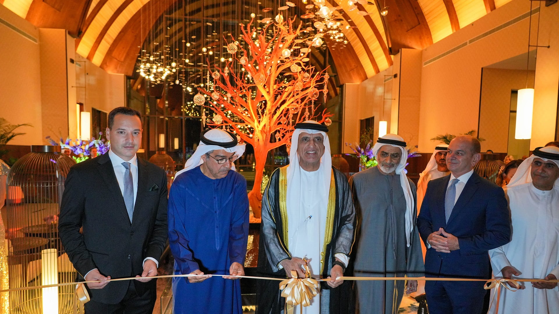 صورة بعنوان: سعود بن صقر يشهد الافتتاح الرسمي لمنتجع "أنانتارا ميناء العرب" 