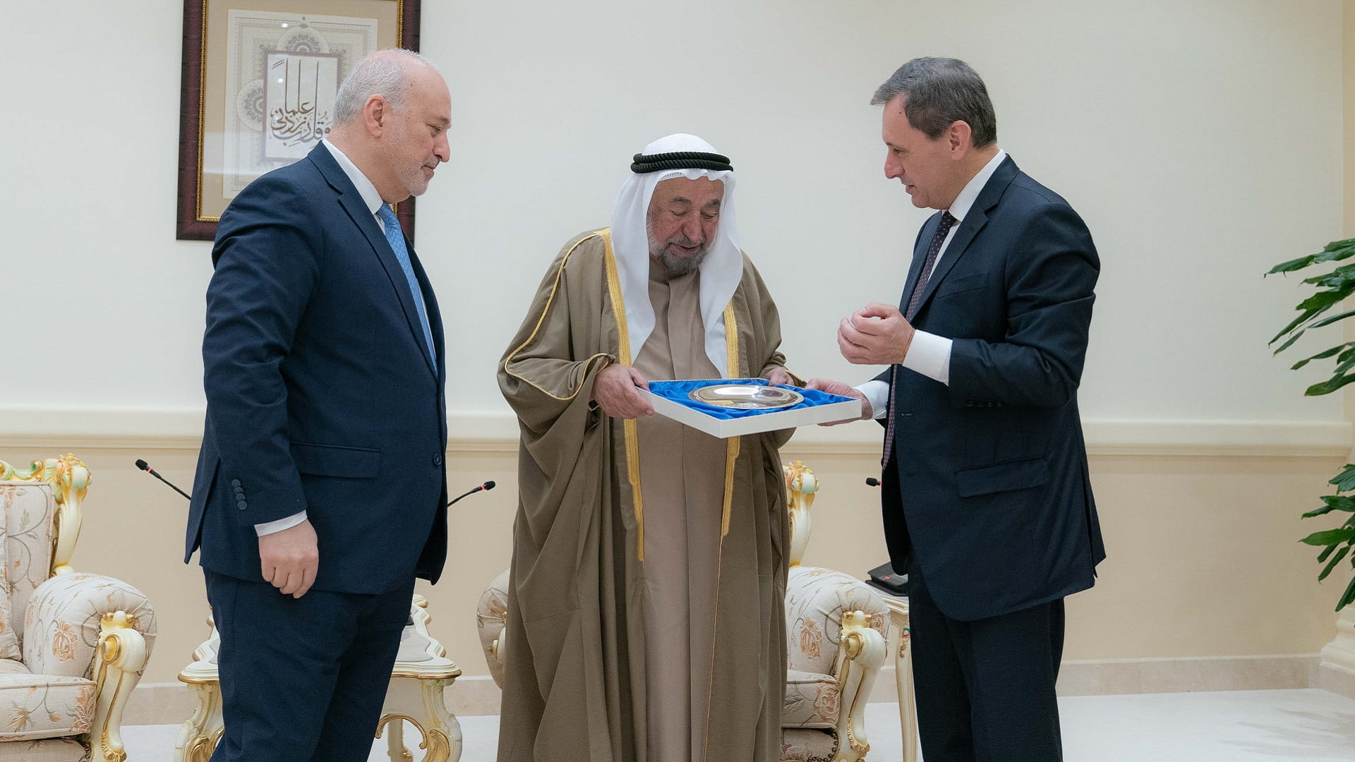 Image for the title: Sharjah Ruler receives Arabic language students from Austria 