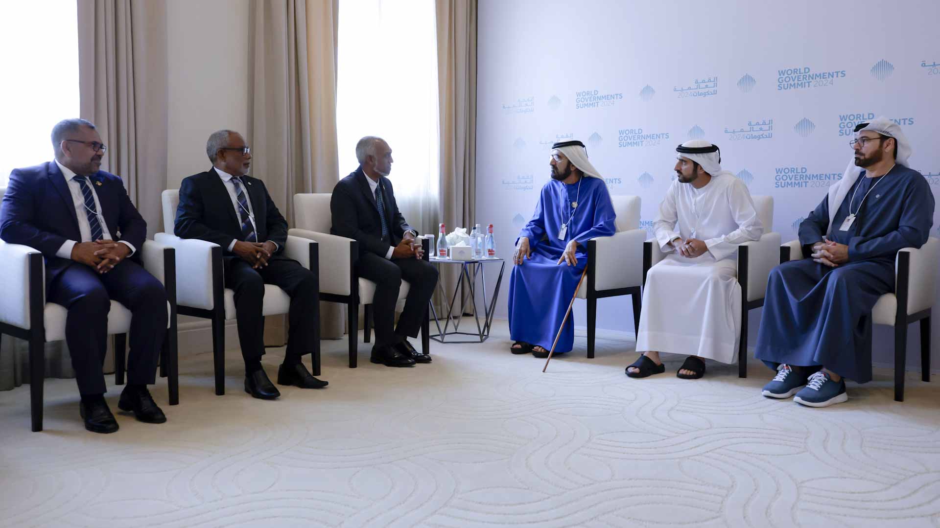 صورة بعنوان: محمد بن راشد يناقش مع رئيس المالديف آفاق التعاون الحكومي  