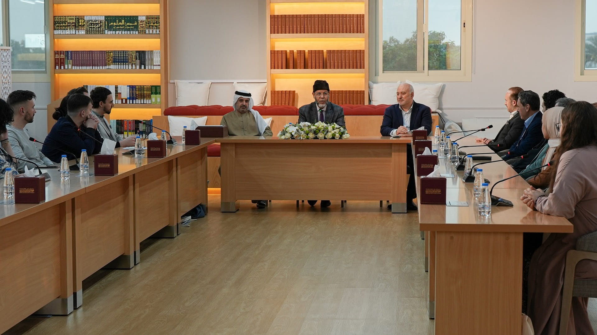 صورة بعنوان: "مجمع اللّغة العربيّة بالشّارقة" يستضيف وفداً من النمسا  