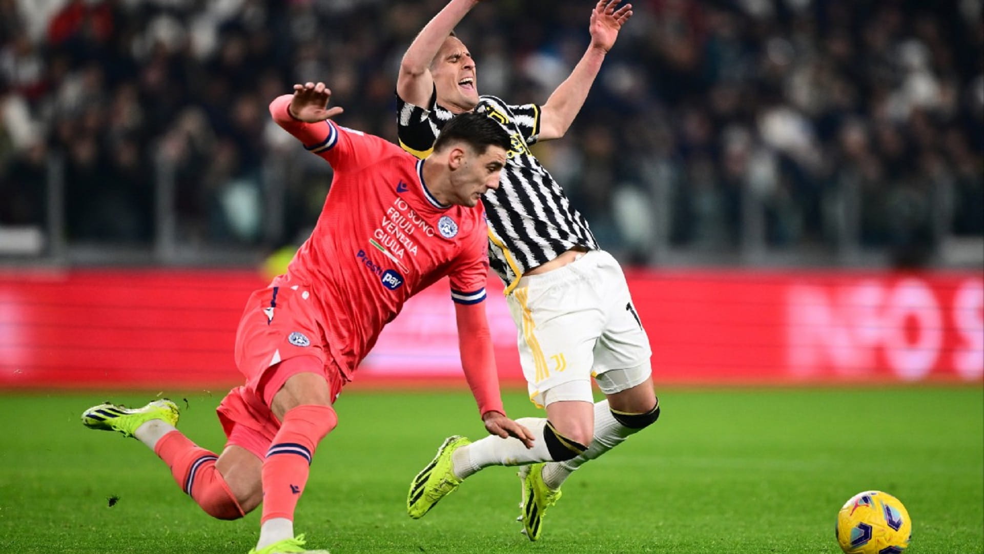 صورة بعنوان: يوفنتوس يسقط أمام أودينيزي في الدوري الإيطالي 