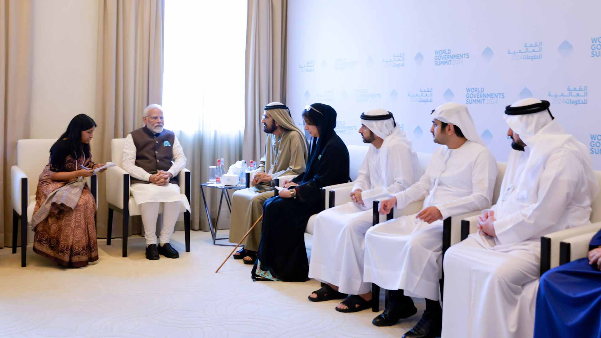 صورة بعنوان: على هامش قمة الحكومات.. محمد بن راشد يلتقي ناريندرا مودي 