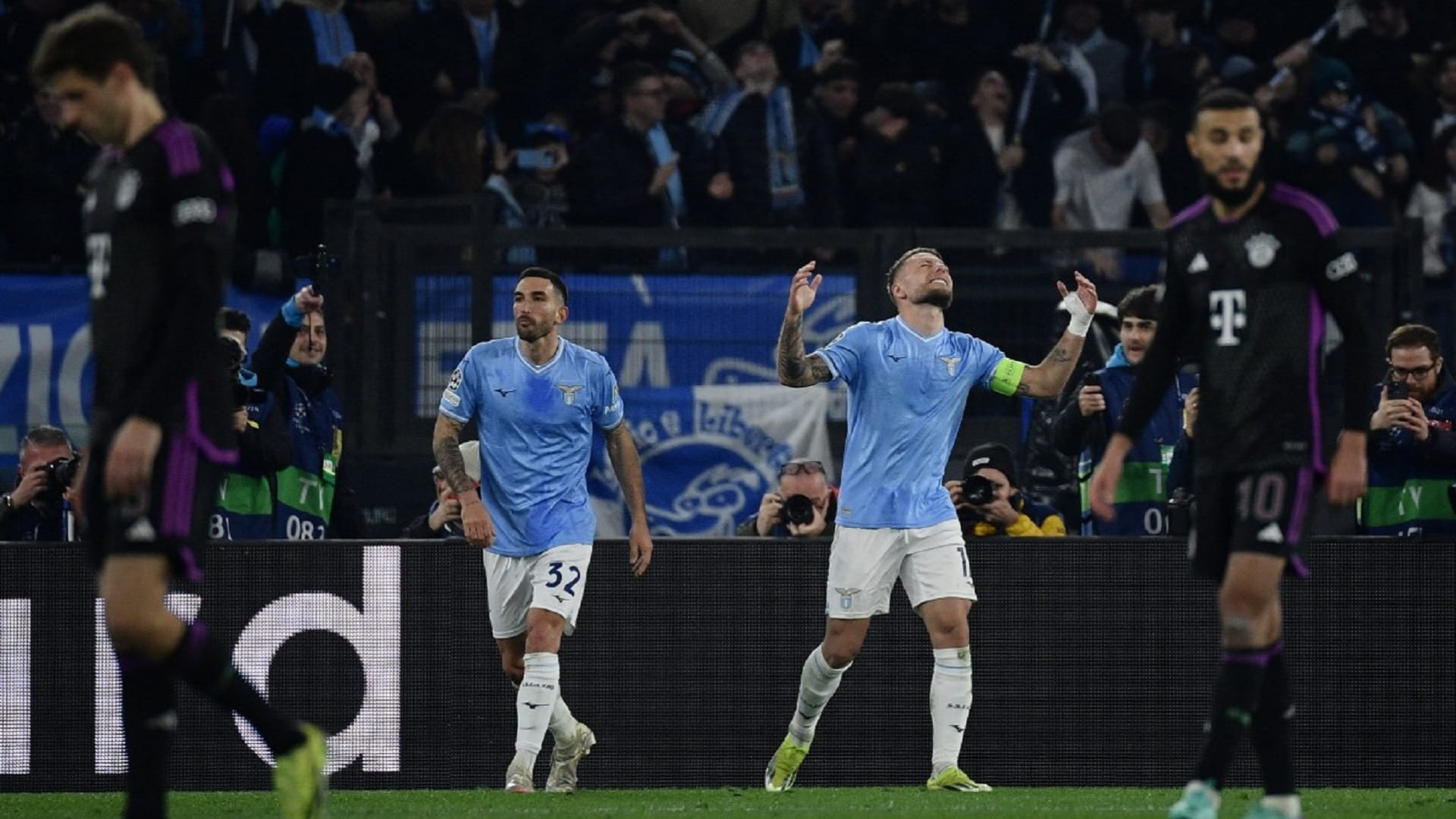 صورة بعنوان: لاتسيو الإيطالي يقترب من ربع نهائي دوري أبطال أوروبا 