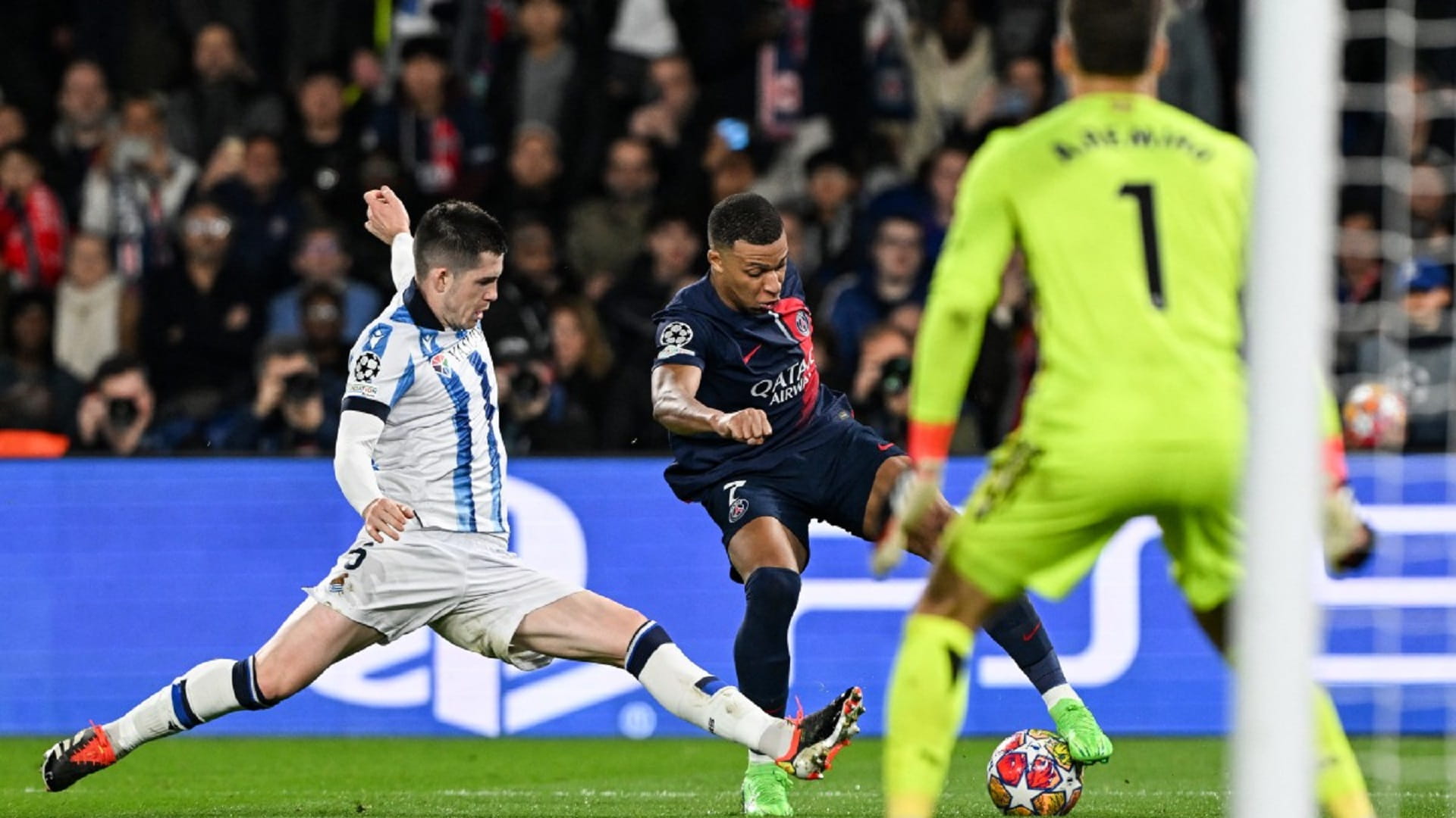 صورة بعنوان: باريس سان جيرمان يضع قدماً في ربع نهائي دوري الأبطال 