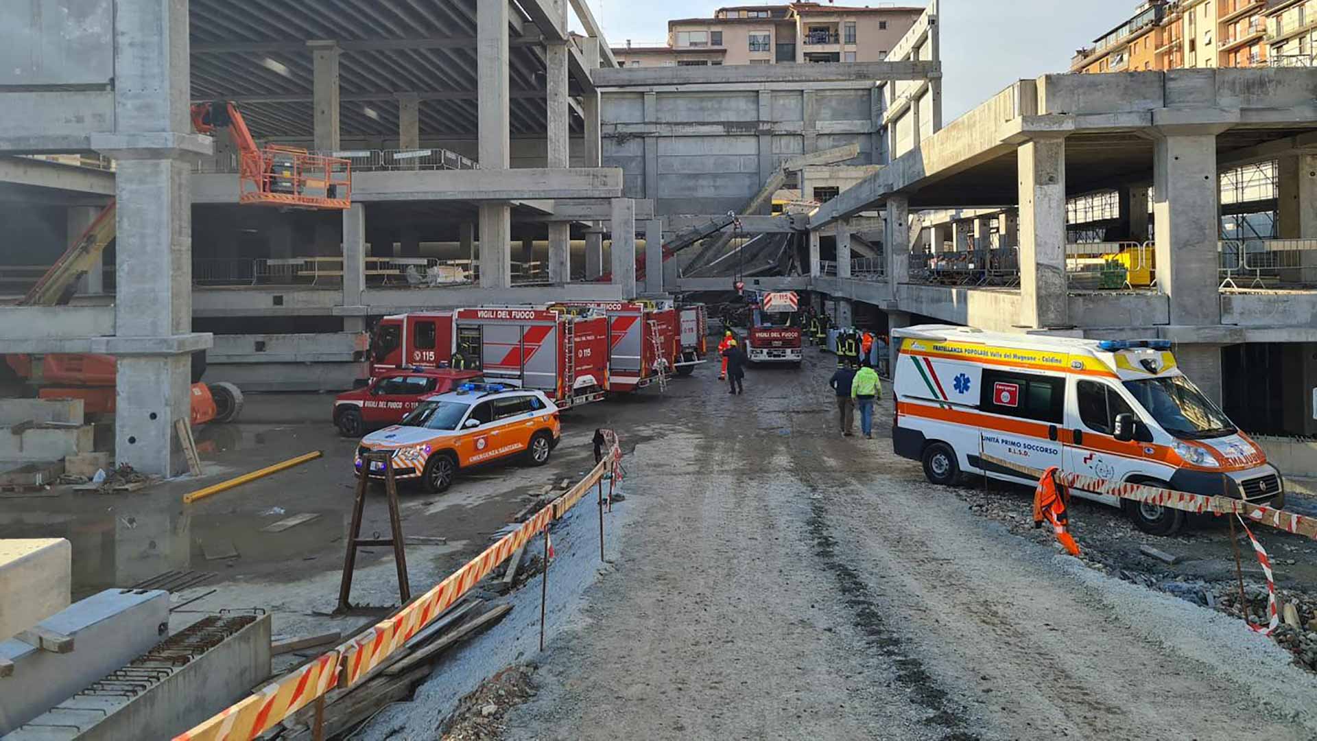 Image for the title: Three killed, two missing on Florence building site 