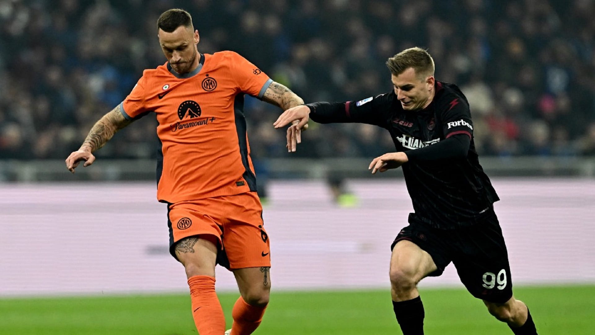 صورة بعنوان: إنتر ميلان يعزز صدارته للدوري الإيطالي لكرة القدم 