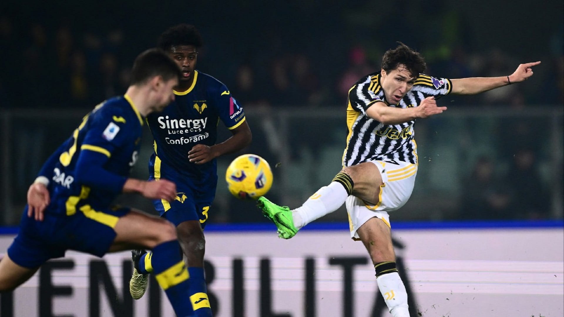 صورة بعنوان: يوفنتوس يتعادل مع فيرونا في الدوري الإيطالي 