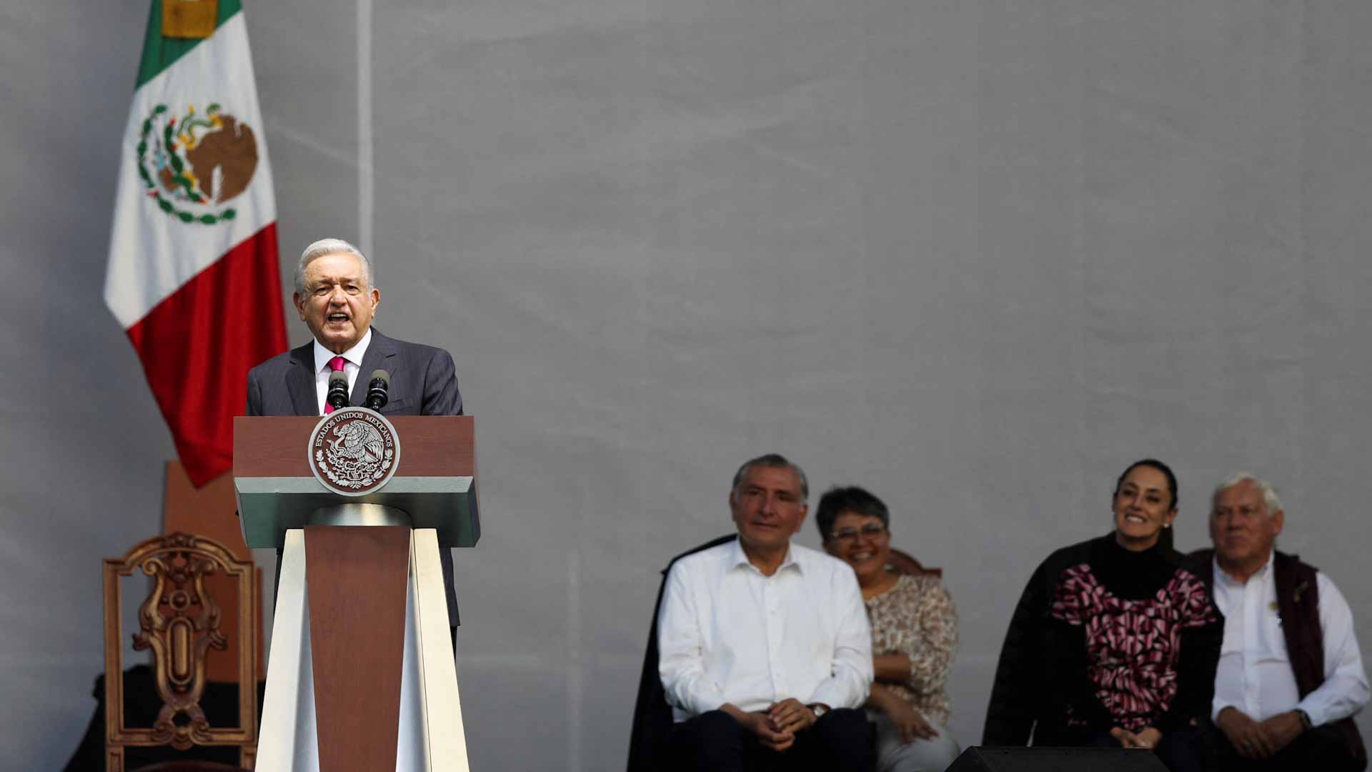 صورة بعنوان: في مسيرة حاشدة..مكسيكيون يحتجون لحماية الديمقراطية قبل الانتخابات 