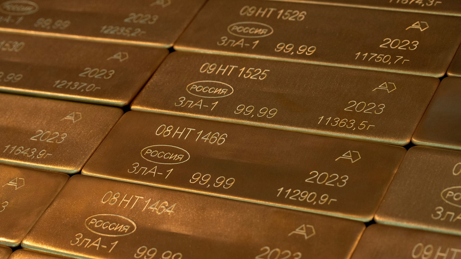 صورة بعنوان: الذهب يربح 8 دولارات مع تراجع الدولار 