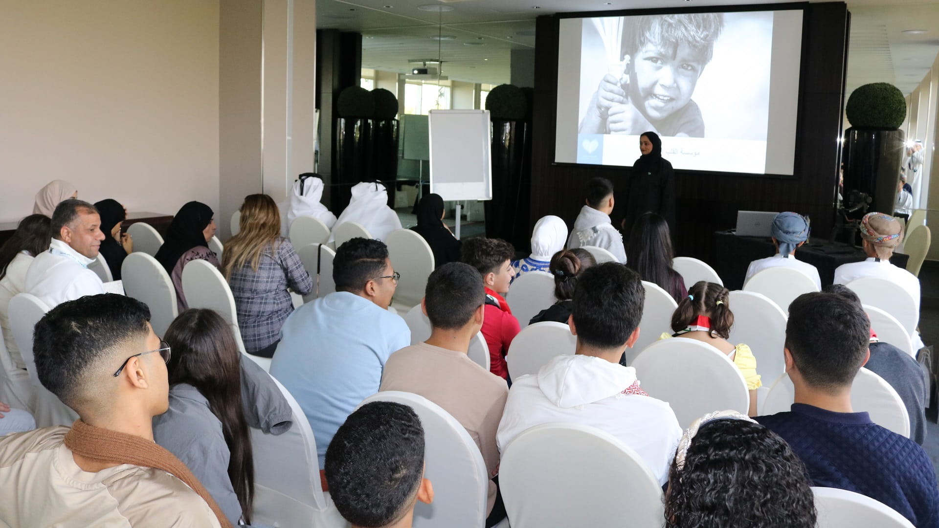 صورة بعنوان: أعضاء البرلمان العربي للطفل يتعرفون على أدوار مؤسسة القلب الكبير 