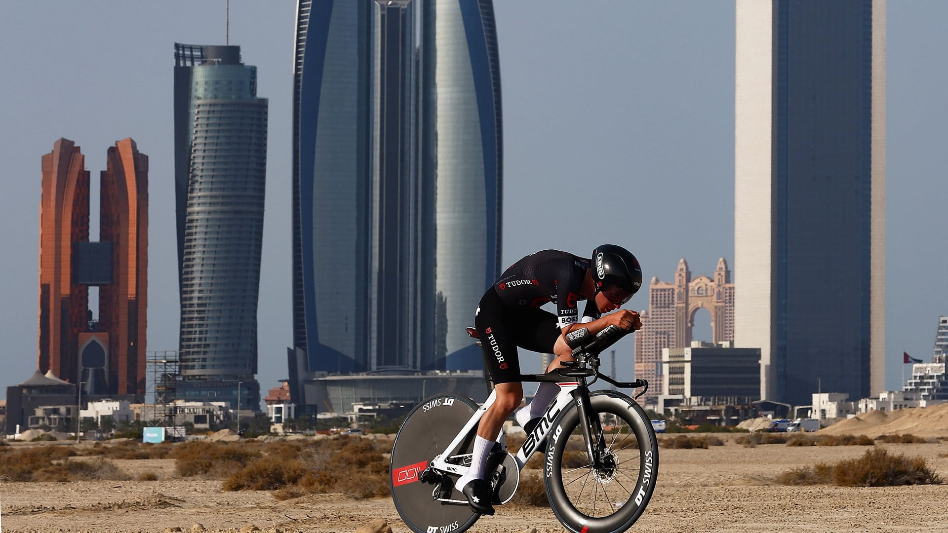 صورة بعنوان: الأميركي براندون ماكنولتي يفوز بالمرحلة الثانية من طواف الإمارات 