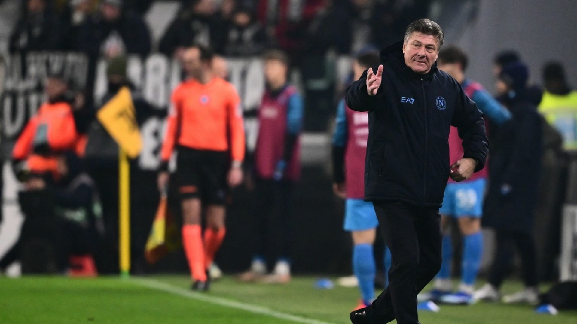 صورة بعنوان: نابولي الإيطالي يقيل مدربه ماتازاري ويستعين بكالزونا 