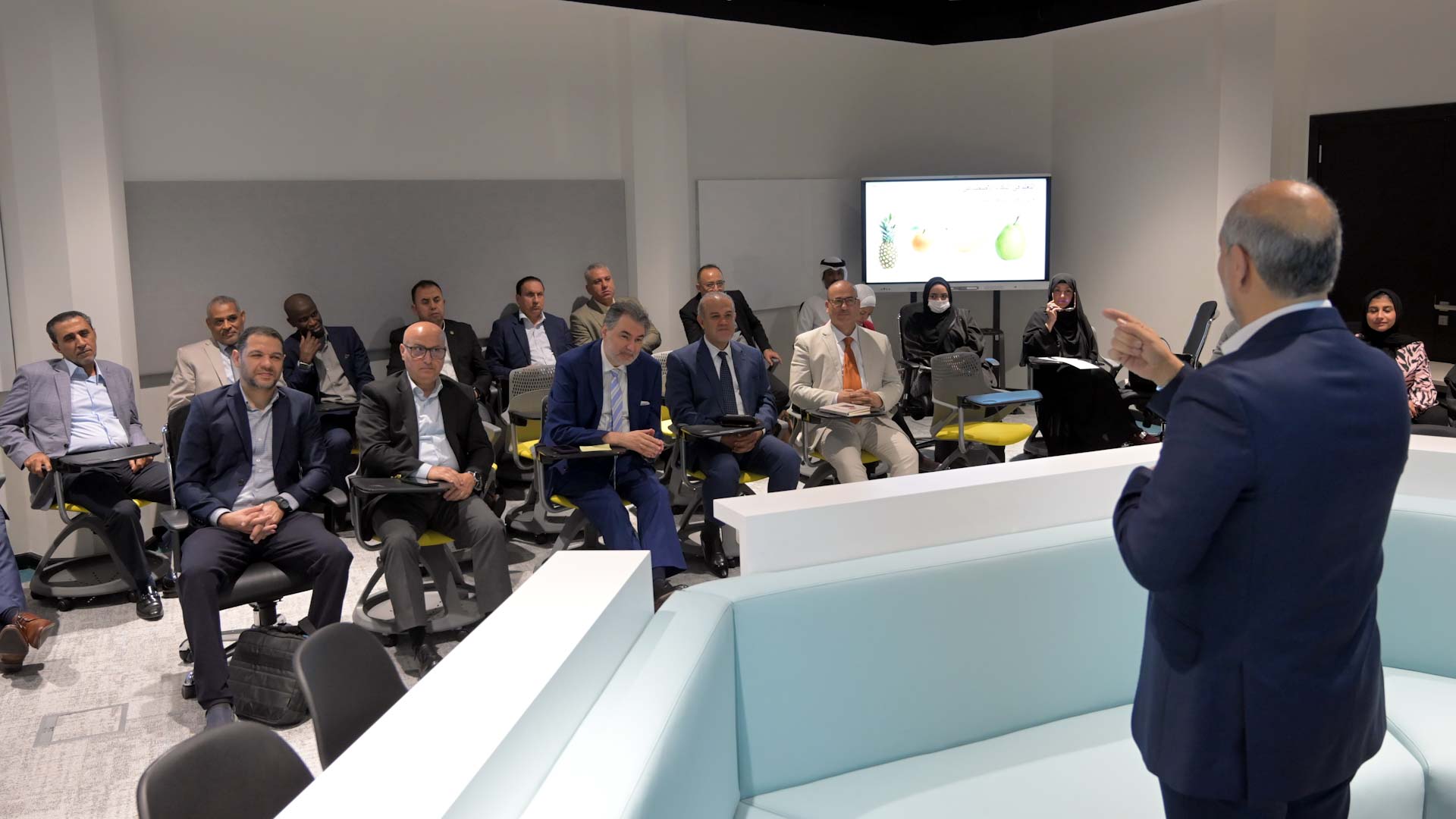 صورة بعنوان: جامعة الشارقة تنظم ورشة لتمكين التعليم باستخدام الذكاء الاصطناعي  