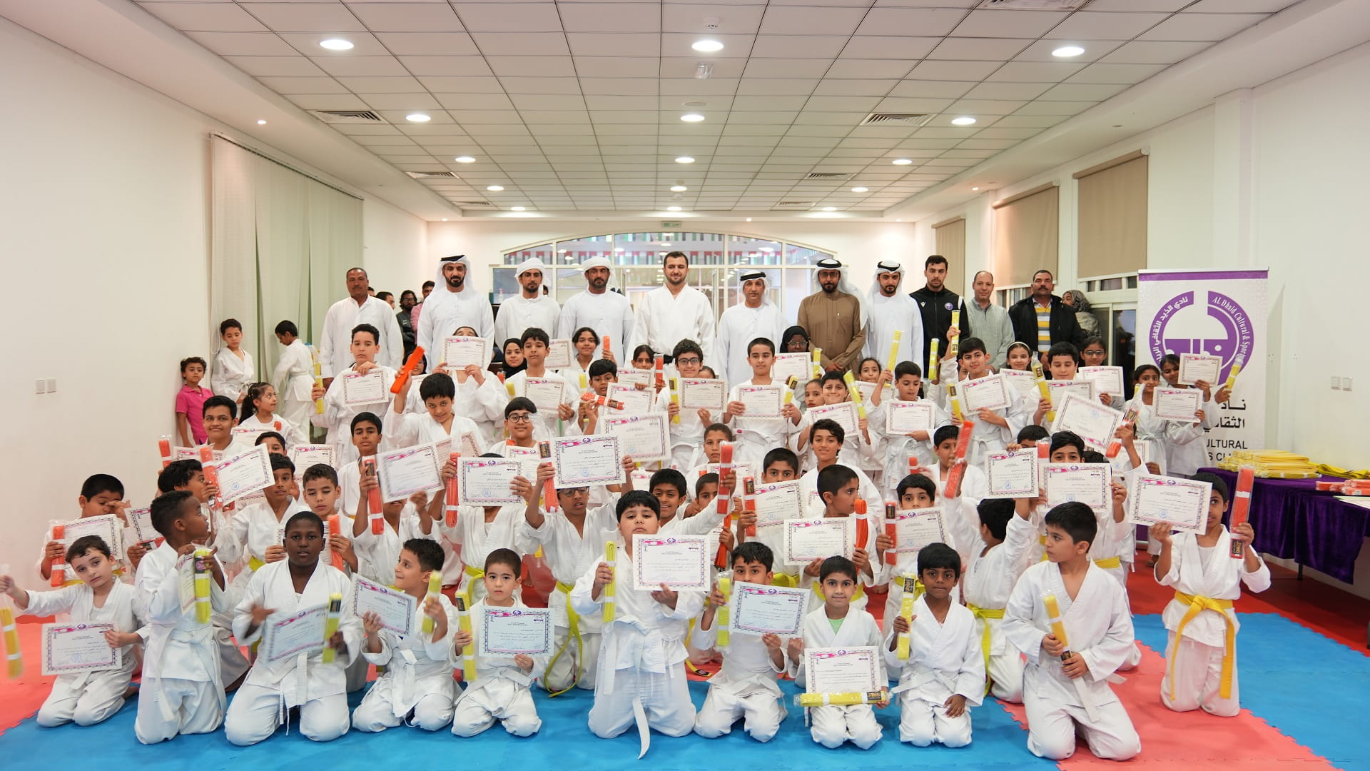 صورة بعنوان: نادي الذيد يحتفل بحصول 65 لاعباً على الحزام الأصفر والبرتقالي 