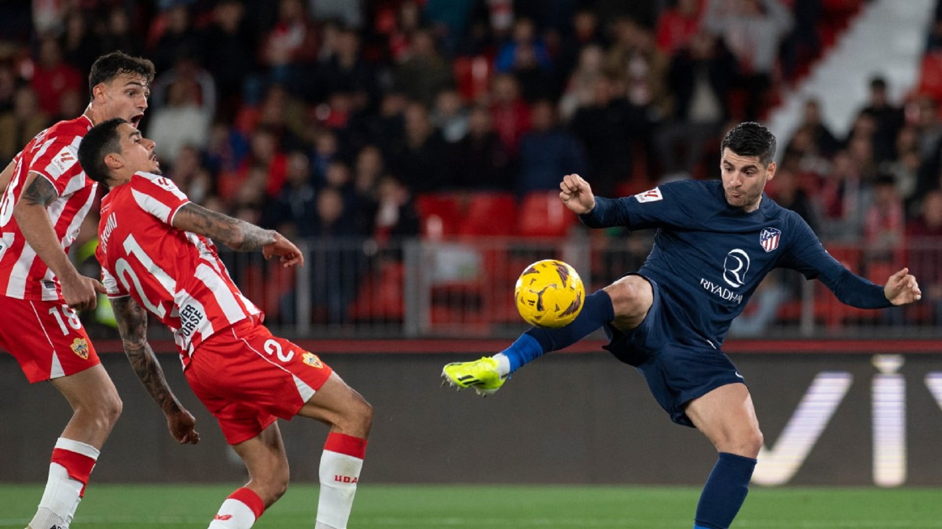 صورة بعنوان: أتلتيكو مدريد يتعثر أمام ألميريا في الدوري الإسباني 