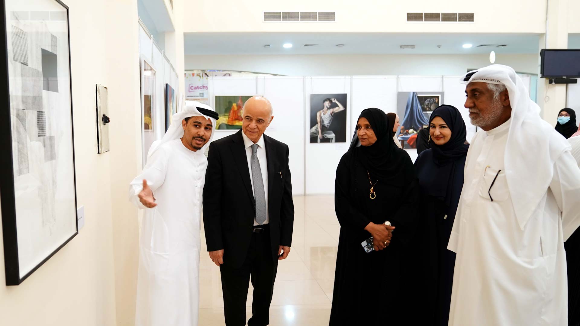 صورة بعنوان: انطلاق مهرجان الفنون التشكيلية في جامعة الشارقة 