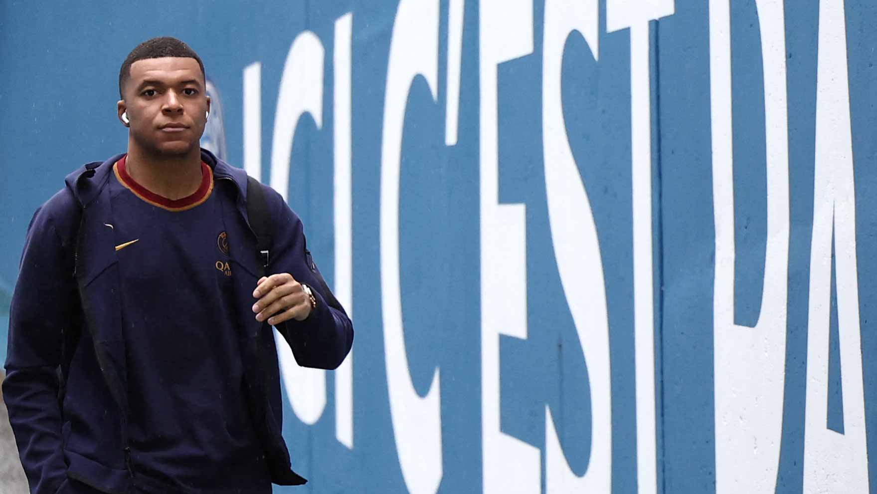 Image for the title: Mbappe will play 'when I want him', says PSG coach Luis Enrique 