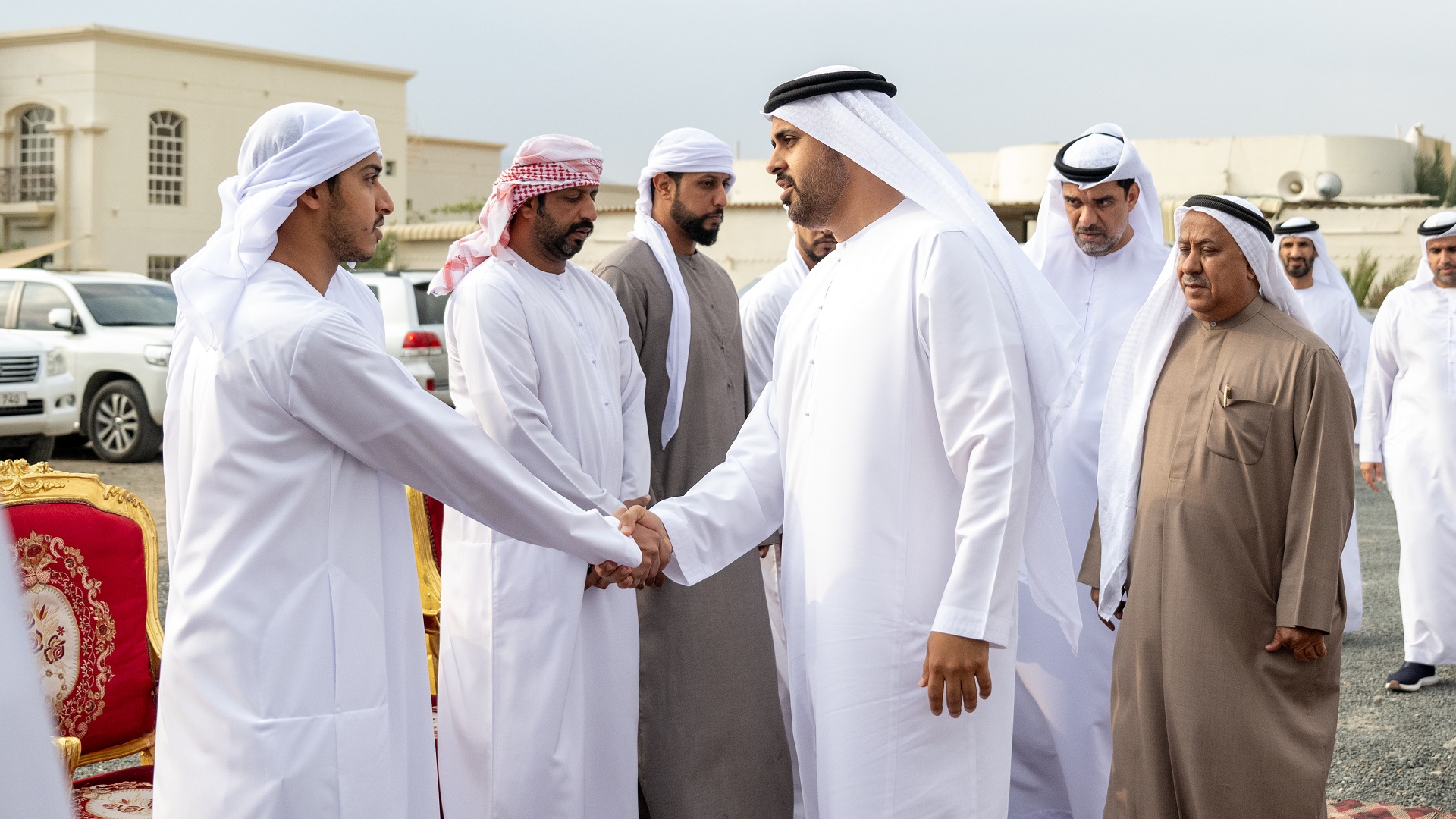 صورة بعنوان: ذياب بن محمد بن زايد يعزي بوفاة والد الشهيد سعيد راشد المحرزي 