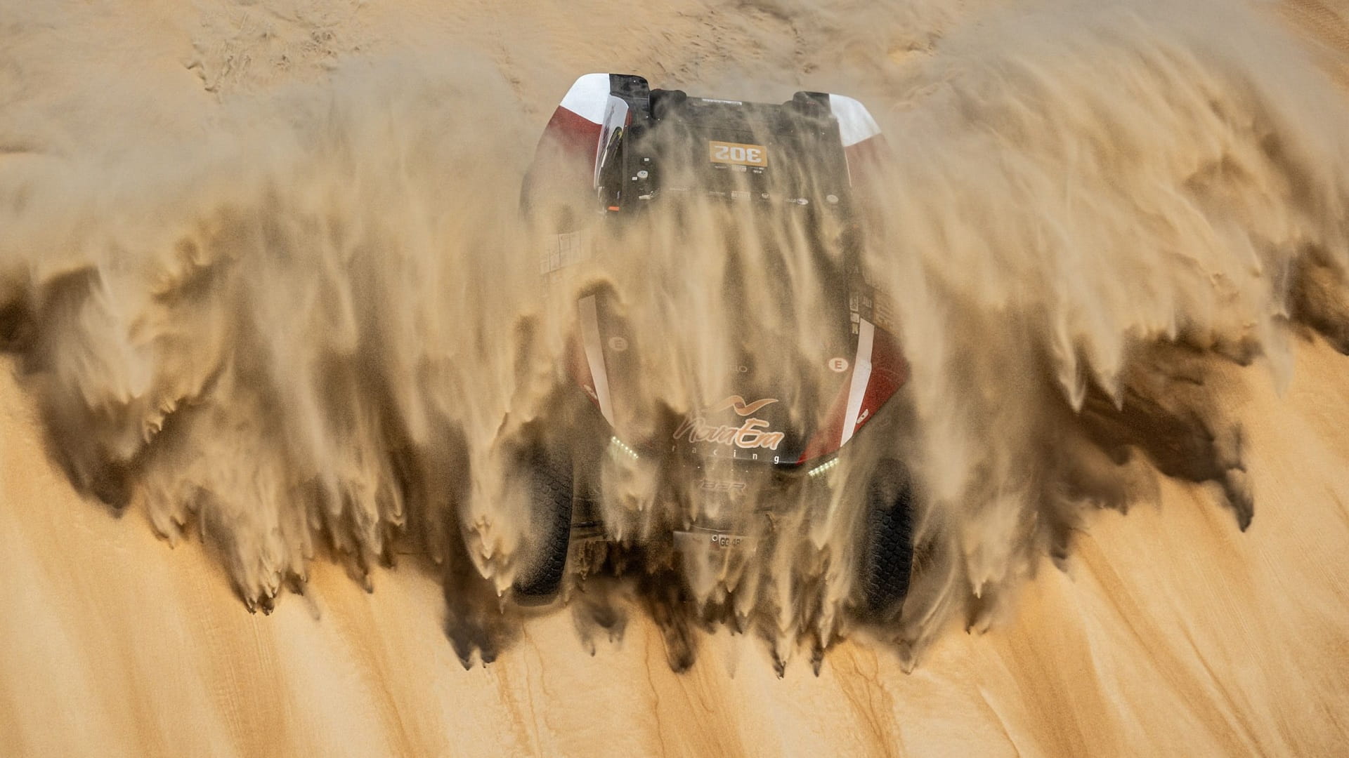 صورة بعنوان: العطية يفوز بالمرحلة الأولى لرالي أبوظبي الصحراوي الـ33 