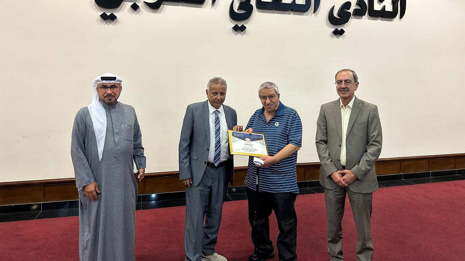 صورة بعنوان: الكاتب البحريني أمين صالح يستعرض تجربته في النادي الثقافي العربي 