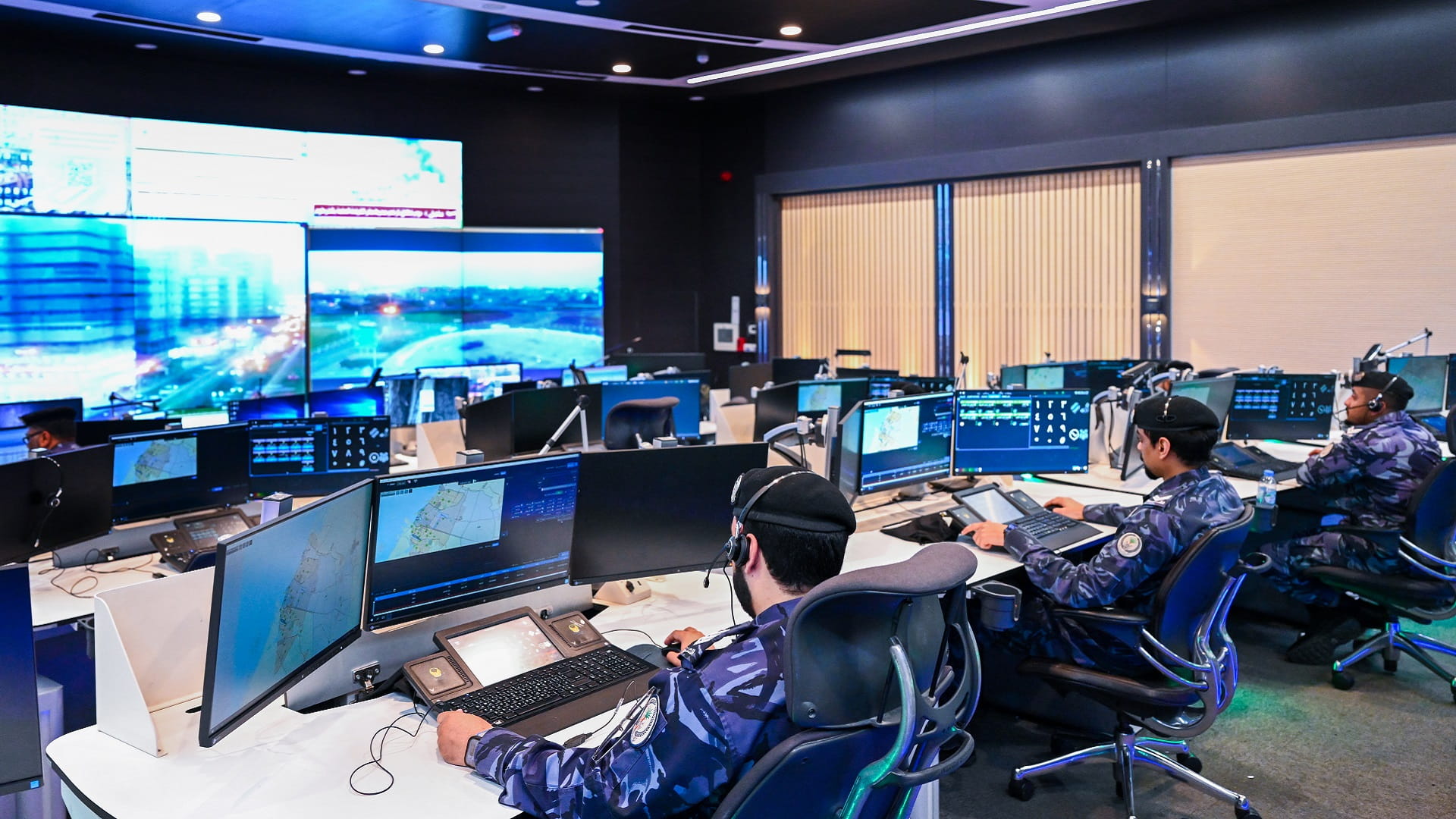 Image for the title: Sharjah Police manages 3343 calls during NYE 2024 