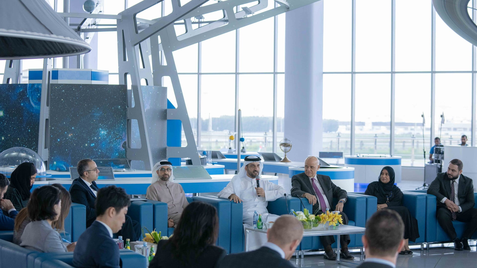 Image for the title: Sultan bin Ahmed meets with Harvard University’s students 