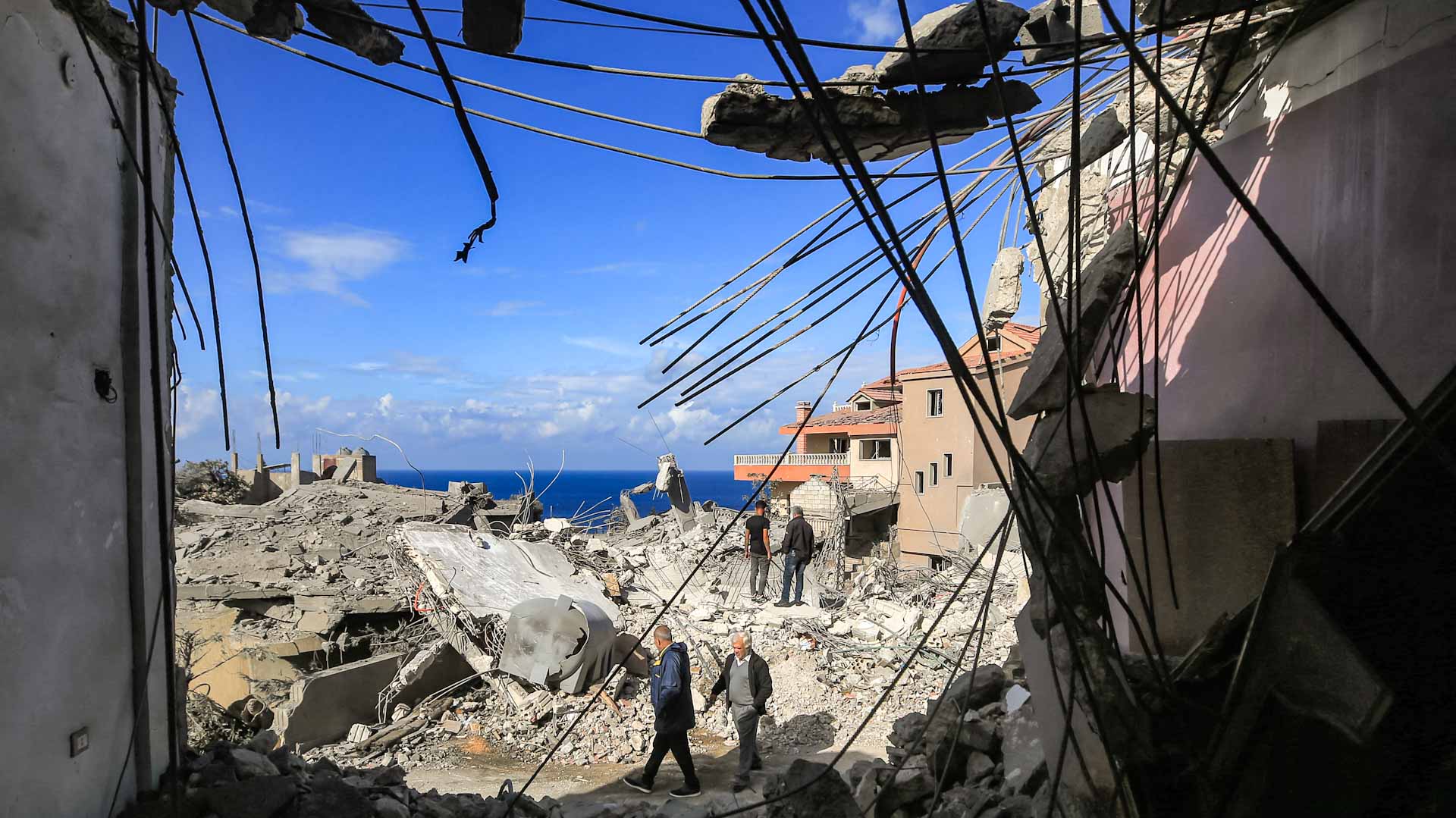 Image for the title: Israel border violence displaces 76,000 in Lebanon 