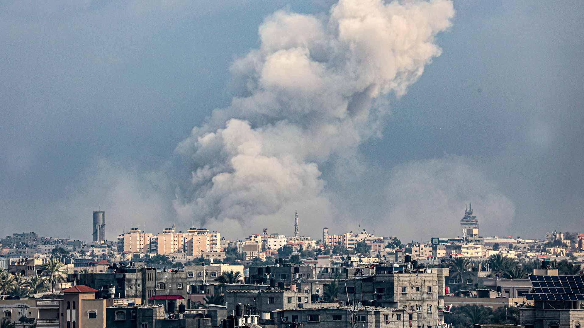 Image for the title: Israeli minister lays out post-war Gaza plan as fighting rages 