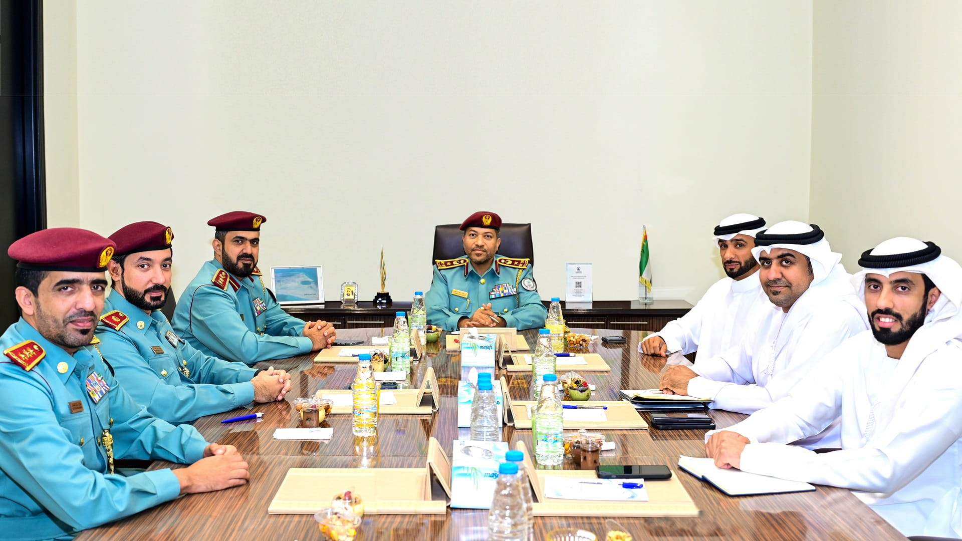 صورة بعنوان: شرطة الشارقة تبحث مع رافد نتائج لجنة تخطيط الحوادث المرورية 