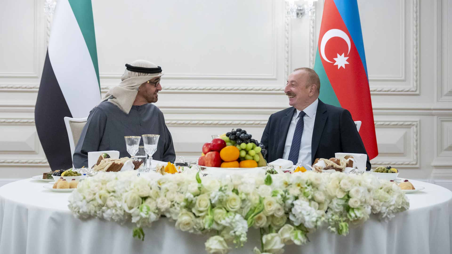 صورة بعنوان: رئيس الدولة يحضر مأدبة عشاء أقامها رئيس أذربيجان تكريماً لسموه 