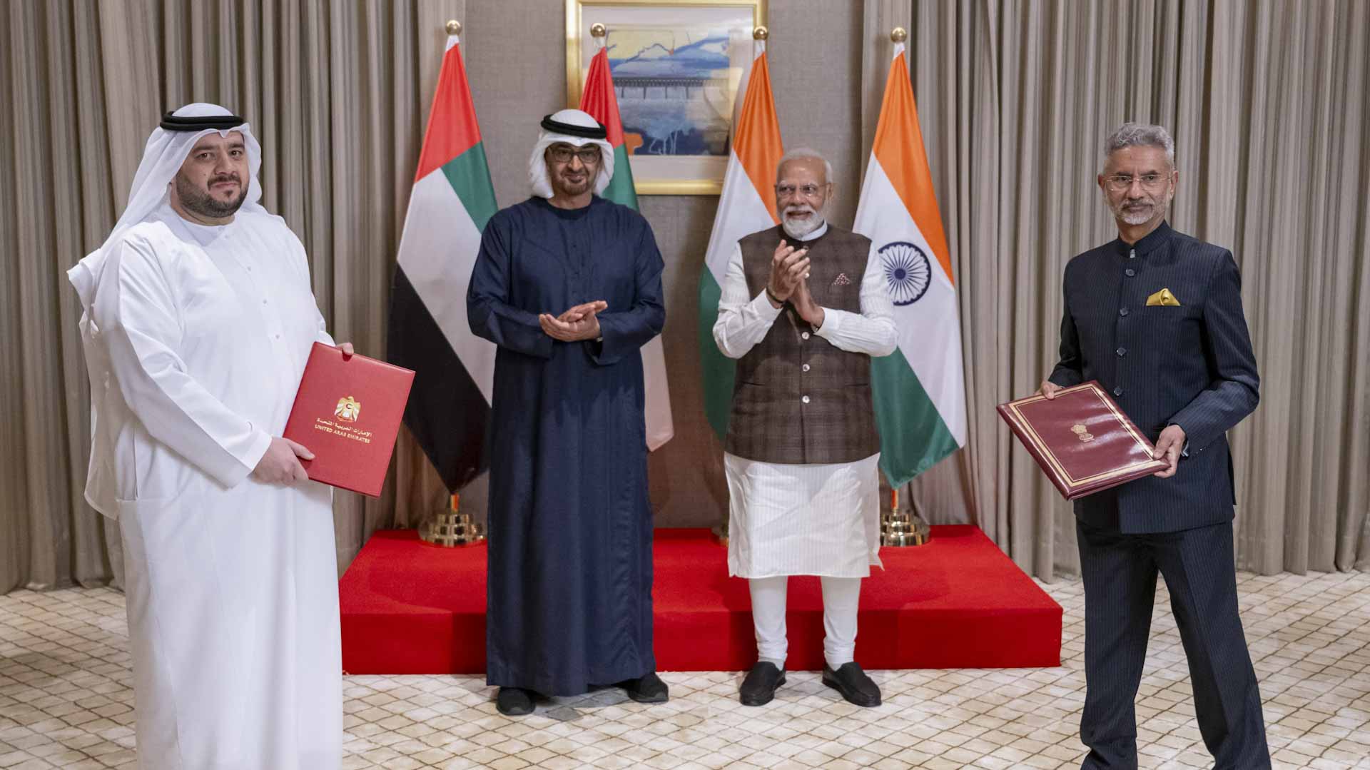 Image for the title: UAE President, Indian Prime Minister witness exchange of MOUs 