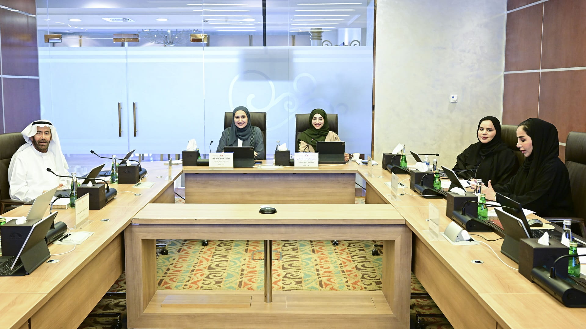 صورة بعنوان: "اجتماعية الوطني" تقر تقريراً يعزز مشاركة المواطنين بالقطاع الصحي 