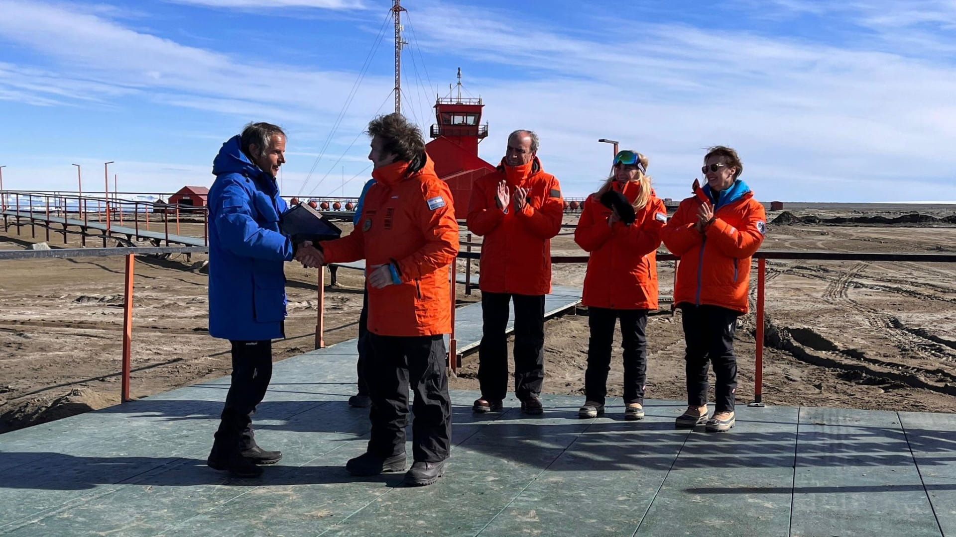صورة بعنوان: الوكالة الذرية تطلق مهمة لمكافحة التلوث البلاستيكي بالقطب الجنوبي 