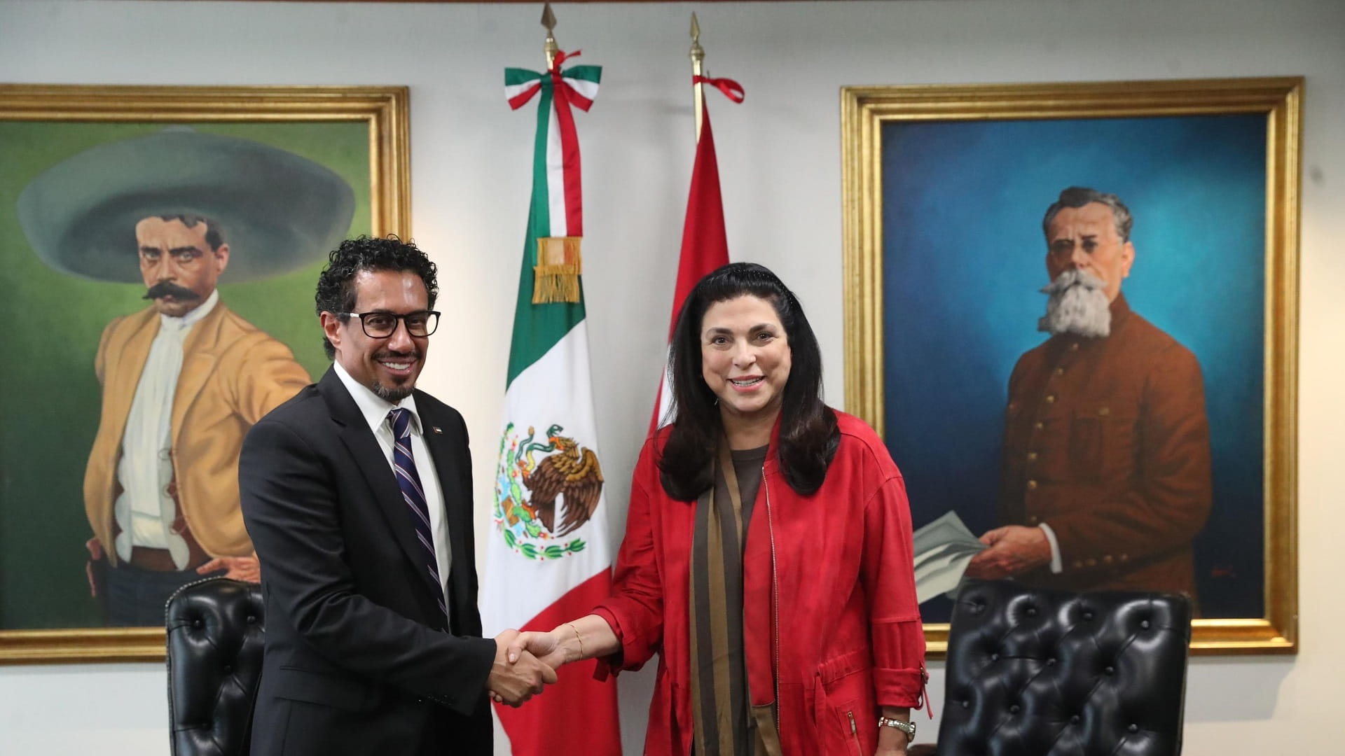 صورة بعنوان: سفير الإمارات يلتقي رئيسة مجلس النواب الفيدرالي في المكسيك 