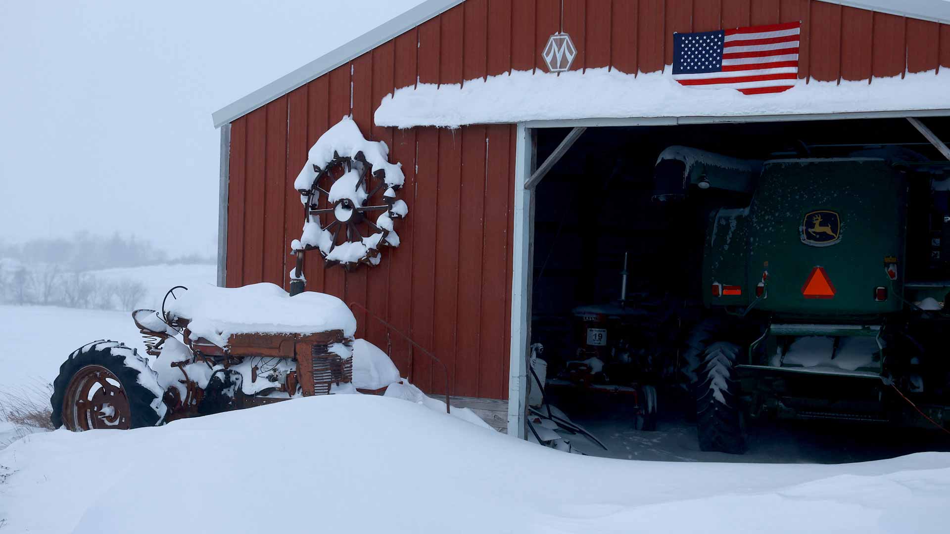Image for the title: U.S. snowstorm leaves many without power 