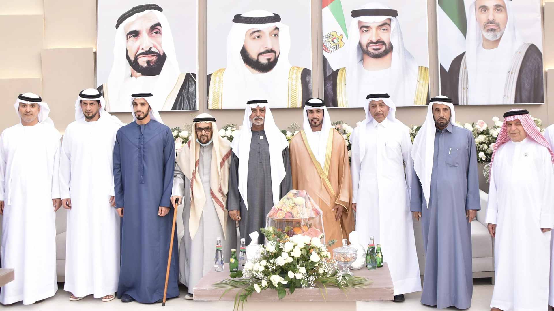 صورة بعنوان: نهيان بن مبارك يحضر أفراح المريخي 