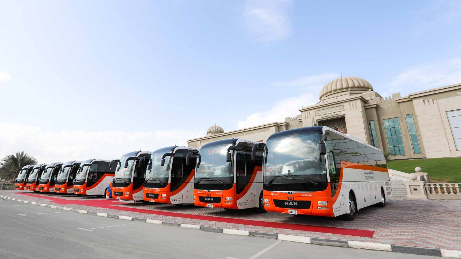 صورة بعنوان: "مواصلات الشارقة" تدشن 10 حافلات كهربائية صديقة للبيئة 