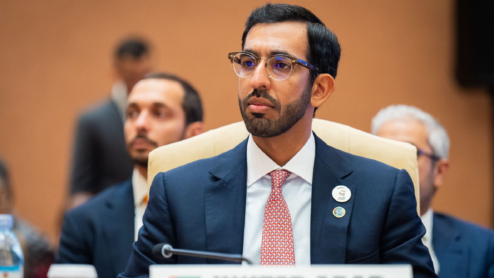 صورة بعنوان: شخبوط بن نهيان يشارك في قمة دول الجنوب لمجموعة الـ77 بأوغندا 