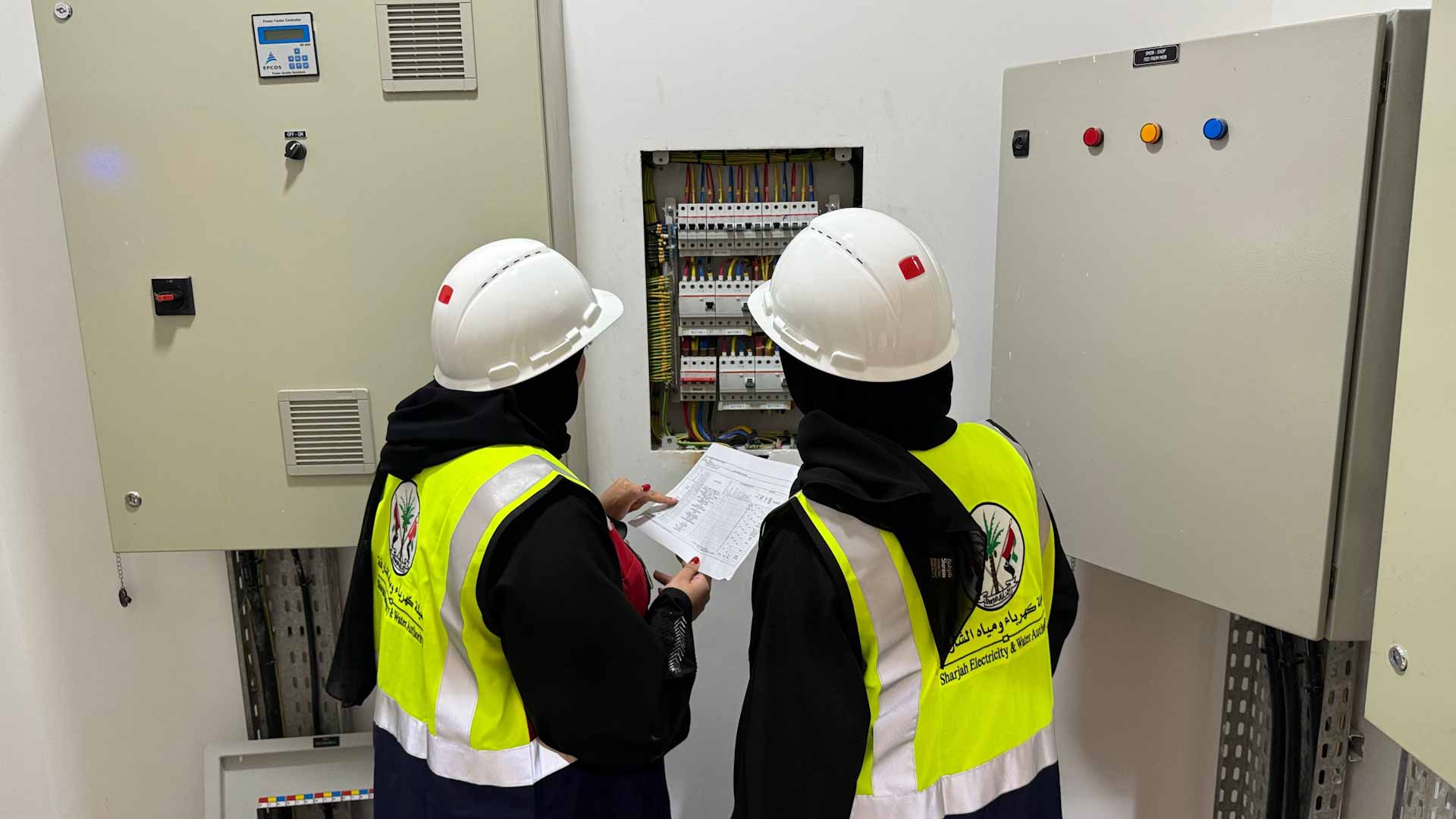 صورة بعنوان: كهرباء الشارقة تنجز صيانة صناديق التوزيع في 376 موقعاً خلال 2023 