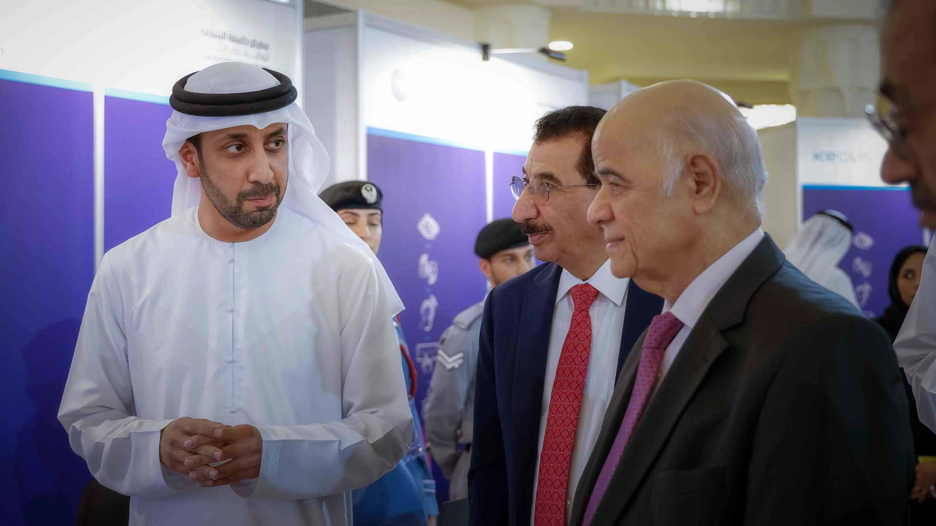 صورة بعنوان: "اقتصادية الشارقة" تشارك في معرض جامعة الشارقة لتوظيف ذوي الإعاقة 