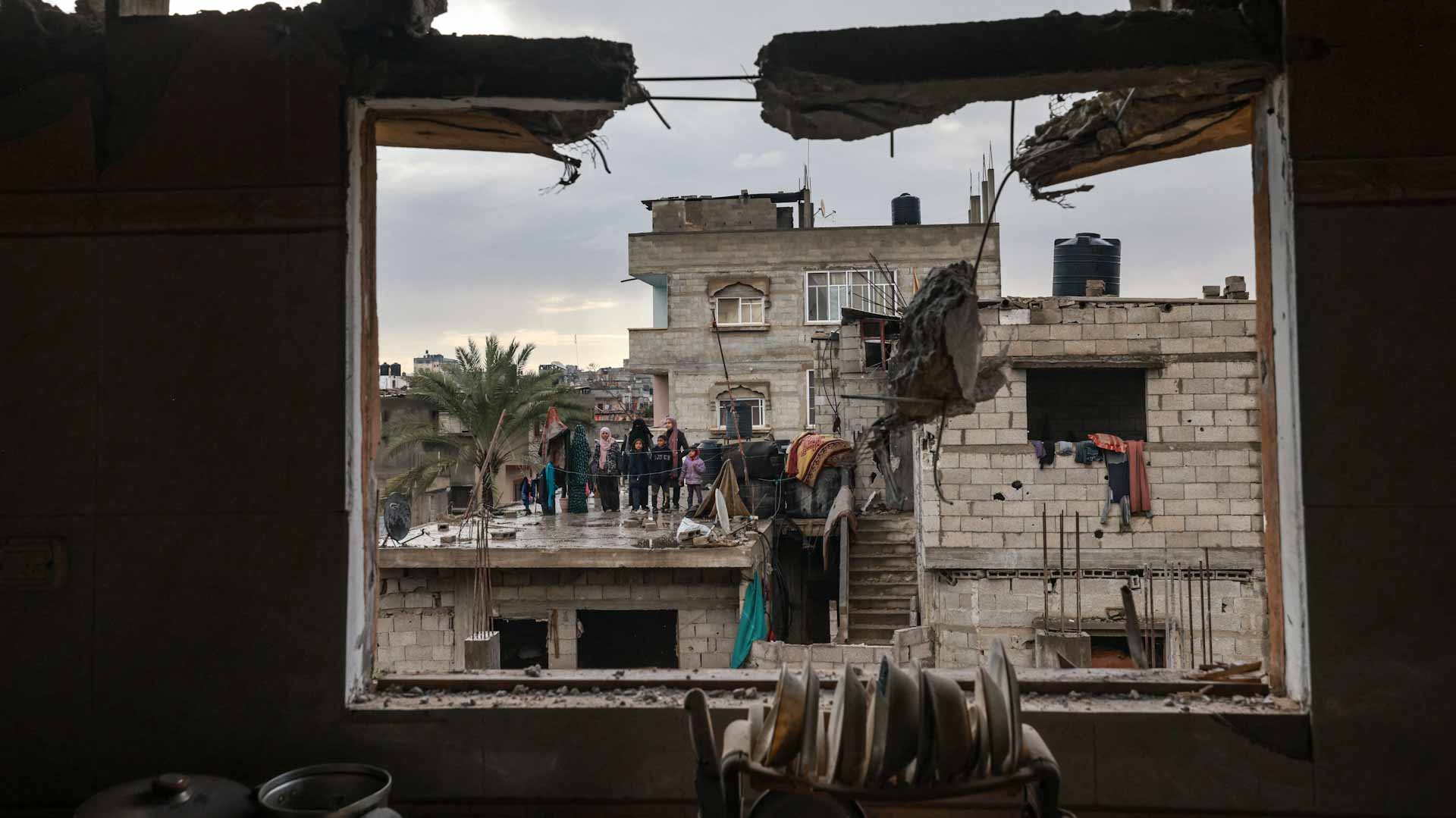 Image for the title: Gaza battles rage as Israel vows to shut out UN agency after war 