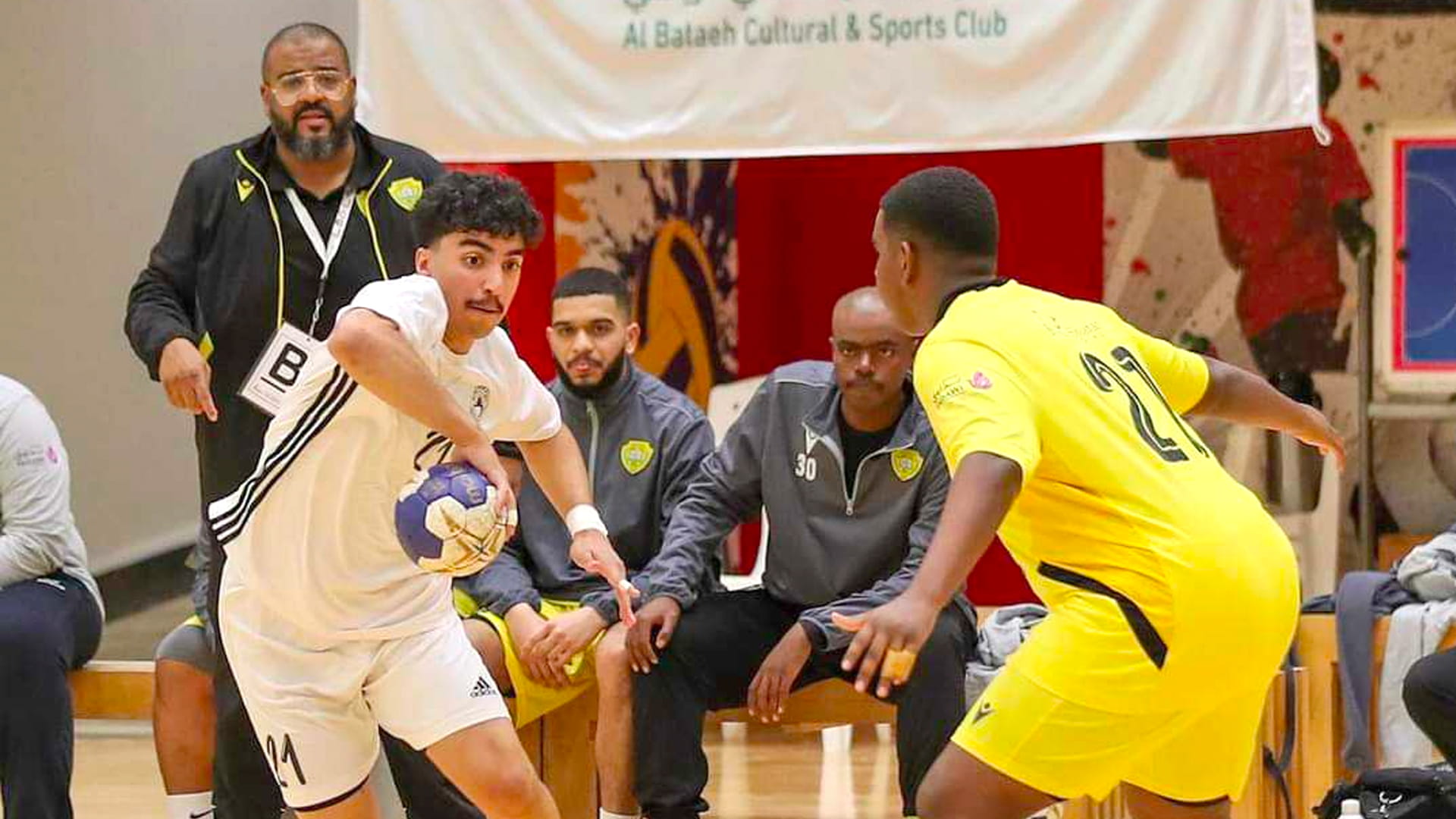 Image for the title: Sharjah handball team wins against Al Wasl (27-22) 